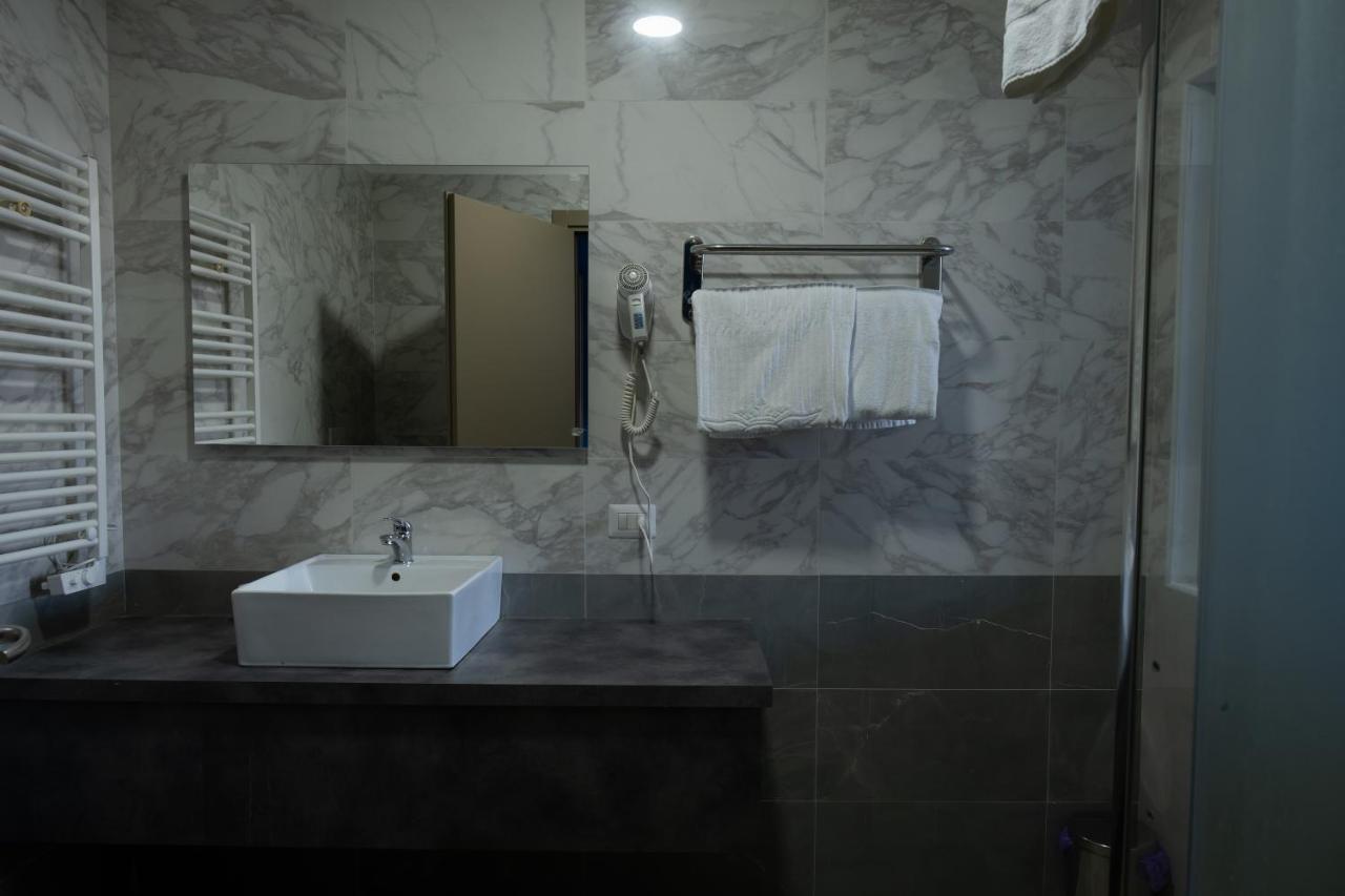 Queen Hotel سستو سان جوفاني المظهر الخارجي الصورة